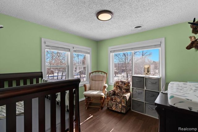 3901 Lone Tree Road, Milford, MI 48380