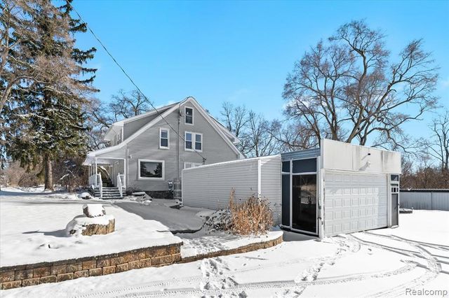 3901 Lone Tree Road, Milford, MI 48380