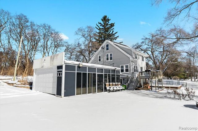 3901 Lone Tree Road, Milford, MI 48380