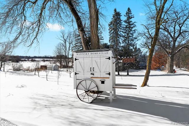 3901 Lone Tree Road, Milford, MI 48380