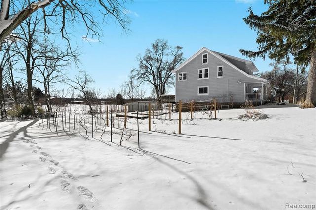 3901 Lone Tree Road, Milford, MI 48380