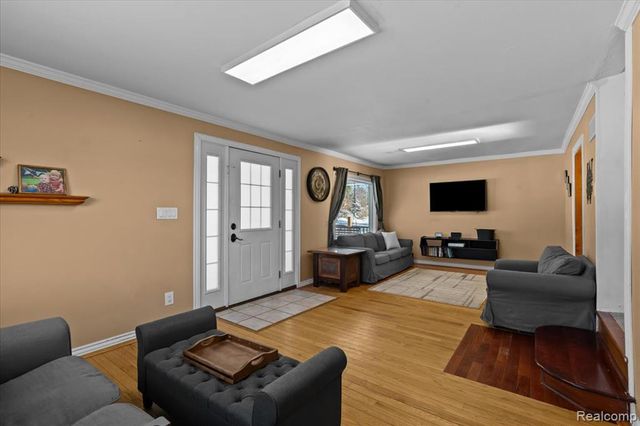 3901 Lone Tree Road, Milford, MI 48380