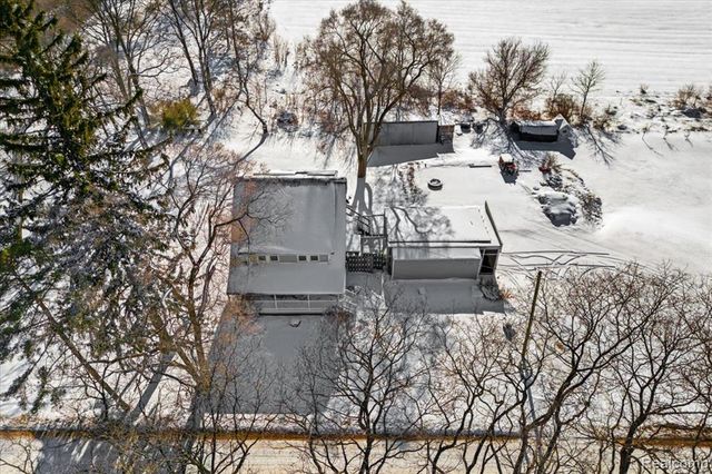 3901 Lone Tree Road, Milford, MI 48380