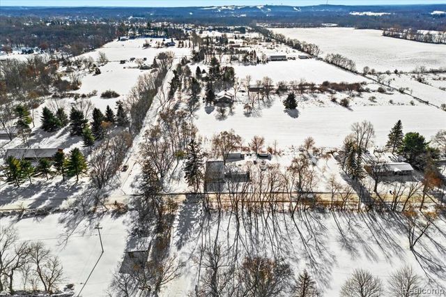 3901 Lone Tree Road, Milford, MI 48380