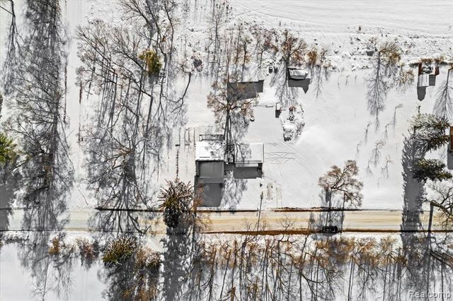 3901 Lone Tree Road, Milford, MI 48380