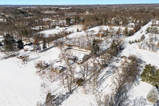 3901 Lone Tree Road, Milford, MI 48380