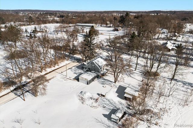 3901 Lone Tree Road, Milford, MI 48380