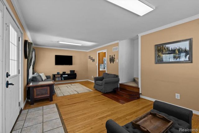 3901 Lone Tree Road, Milford, MI 48380