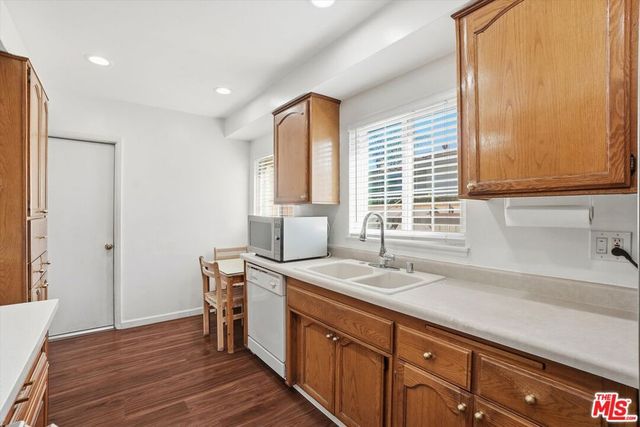 1412 W Baker Avenue, Fullerton, CA 92833