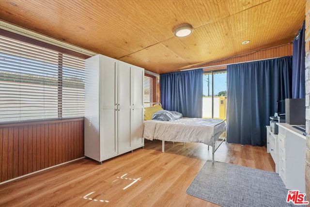 1412 W Baker Avenue, Fullerton, CA 92833