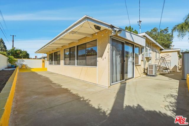 1412 W Baker Avenue, Fullerton, CA 92833