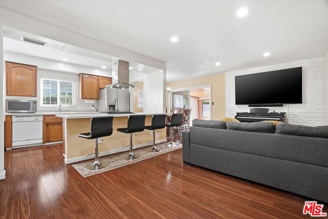 1412 W Baker Avenue, Fullerton, CA 92833