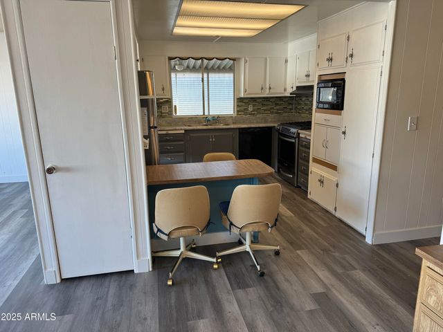 11411 N 91ST Avenue 221, Peoria, AZ 85345