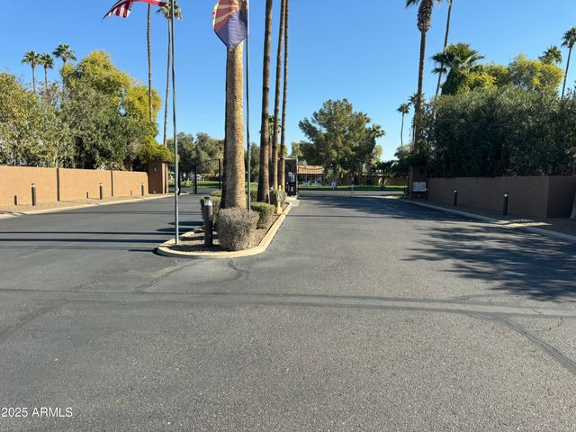 11411 N 91ST Avenue 221, Peoria, AZ 85345