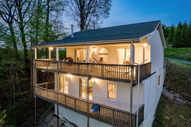 258 Captains Point Rd, Silver Point, TN 38582