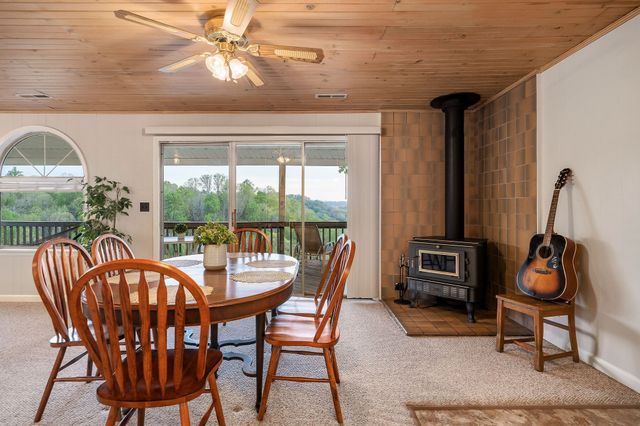 258 Captains Point Rd, Silver Point, TN 38582