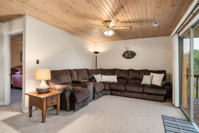 258 Captains Point Rd, Silver Point, TN 38582