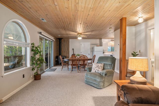 258 Captains Point Rd, Silver Point, TN 38582