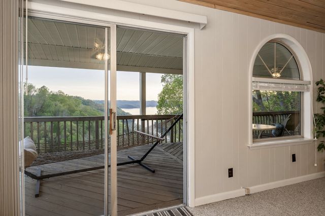 258 Captains Point Rd, Silver Point, TN 38582