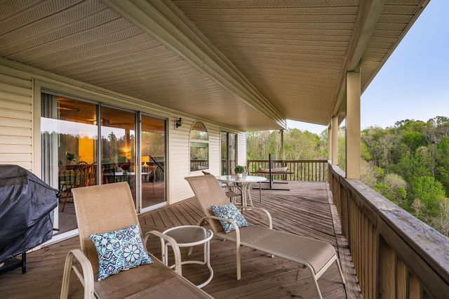 258 Captains Point Rd, Silver Point, TN 38582