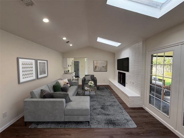 4348 Selkirk Drive W, Fort Worth, TX 76109