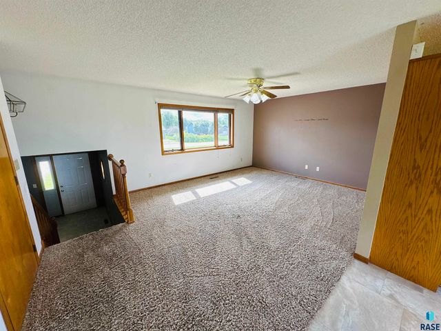 26967 Elmen Pl, Sioux Falls, SD 57108