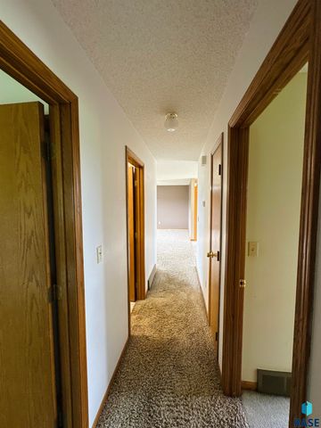 26967 Elmen Pl, Sioux Falls, SD 57108