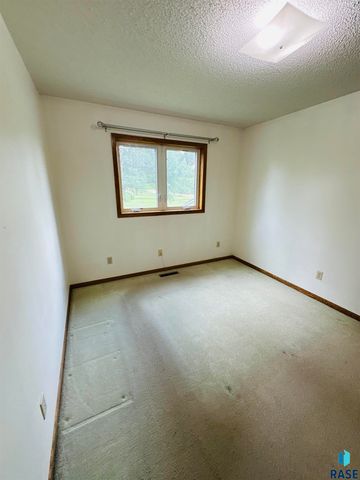 26967 Elmen Pl, Sioux Falls, SD 57108