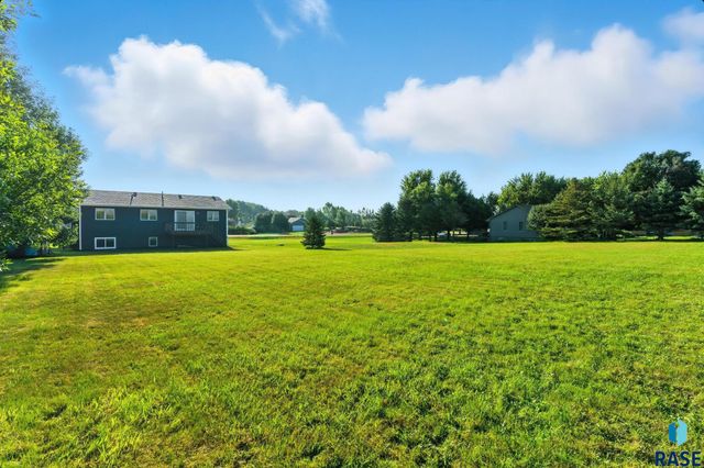 26967 Elmen Pl Place, Sioux Falls, SD 57108