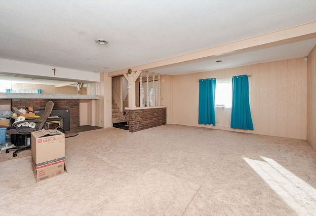 731 Hilldale Ave, Haverhill, MA 01832