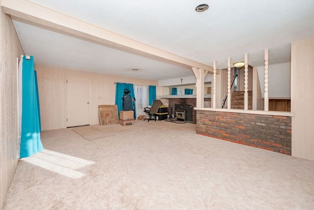 731 Hilldale Ave, Haverhill, MA 01832