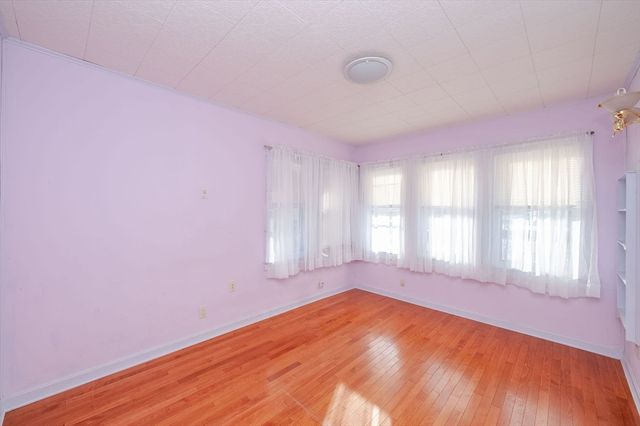 731 Hilldale Ave, Haverhill, MA 01832