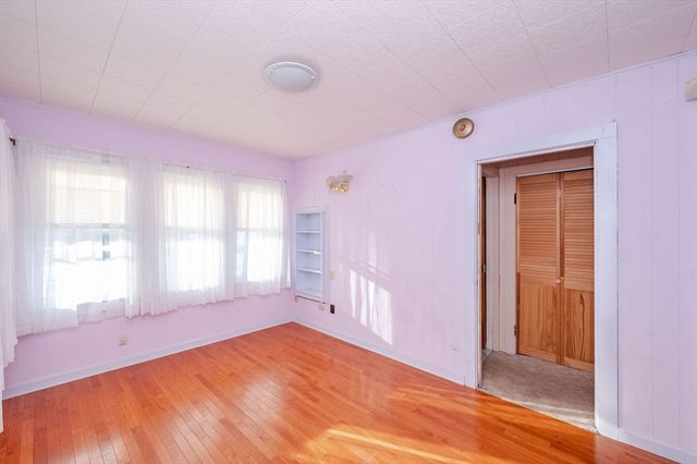 731 Hilldale Ave, Haverhill, MA 01832