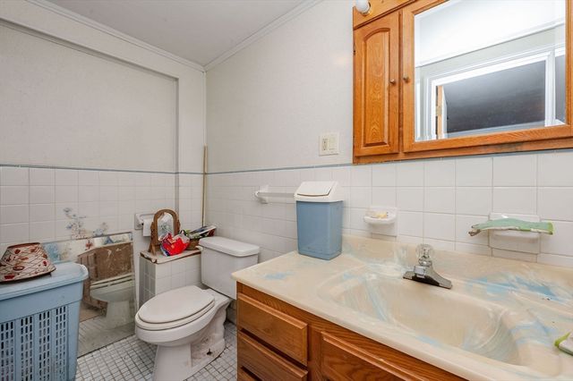 731 Hilldale Ave, Haverhill, MA 01832