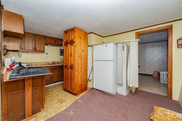 731 Hilldale Ave, Haverhill, MA 01832