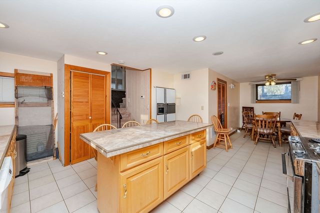 731 Hilldale Ave, Haverhill, MA 01832