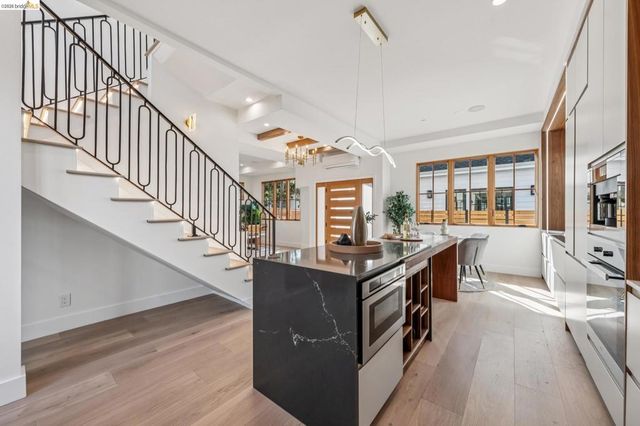 3023 Bateman St, Berkeley, CA 94705