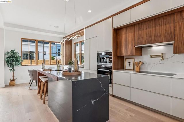 3023 Bateman St, Berkeley, CA 94705