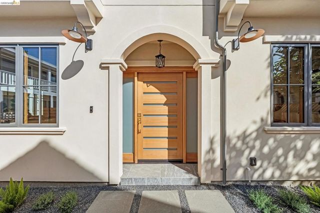 3023 Bateman St, Berkeley, CA 94705