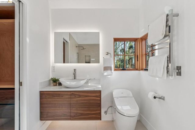 3023 Bateman St, Berkeley, CA 94705