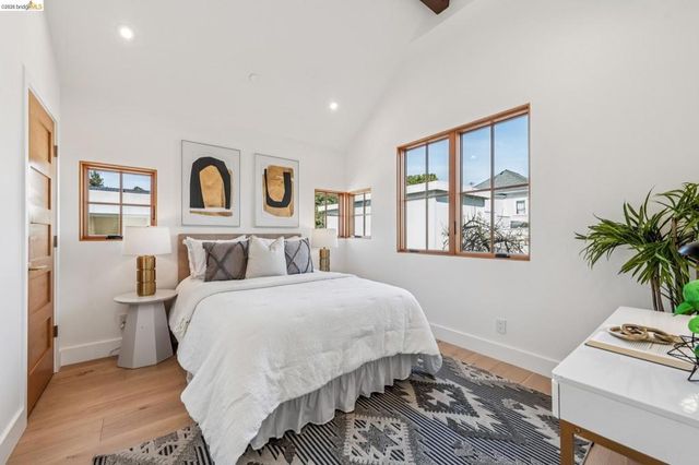 3023 Bateman St, Berkeley, CA 94705