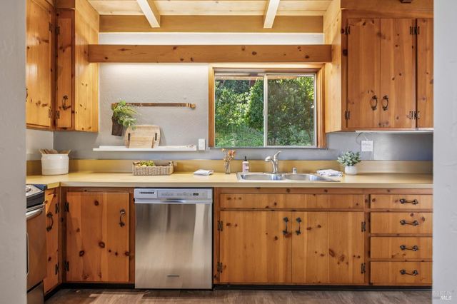 215 Bungalow Ave, San Rafael, CA 94901