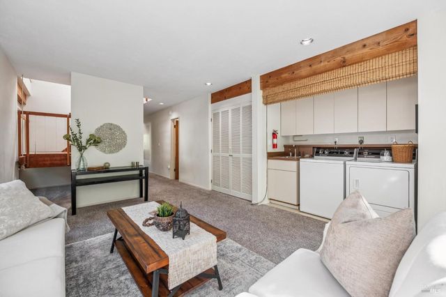 215 Bungalow Ave, San Rafael, CA 94901