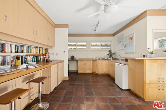 2557 Roscomare Road, Los Angeles, CA 90077