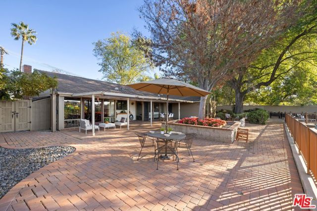 2557 Roscomare Road, Los Angeles, CA 90077