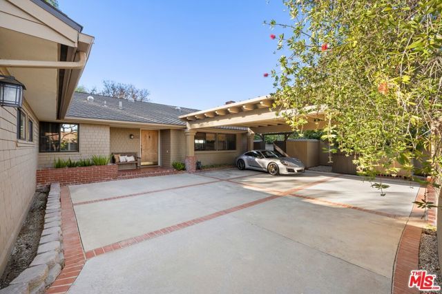 2557 Roscomare Road, Los Angeles, CA 90077