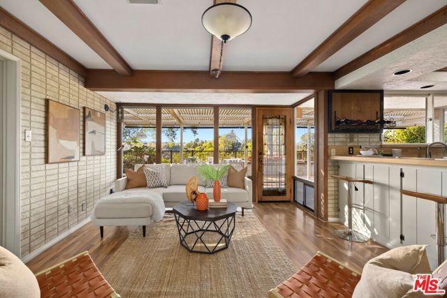 2557 Roscomare Road, Los Angeles, CA 90077