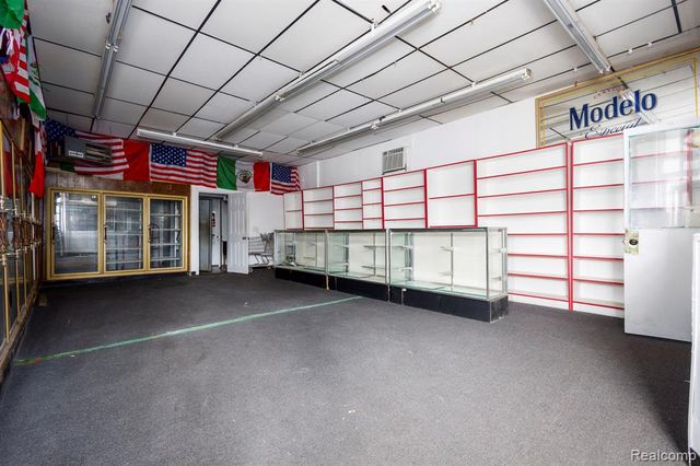 2305 Junction Street, Detroit, MI 48209
