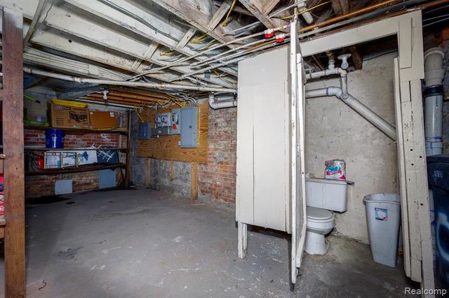 2305 Junction Street, Detroit, MI 48209