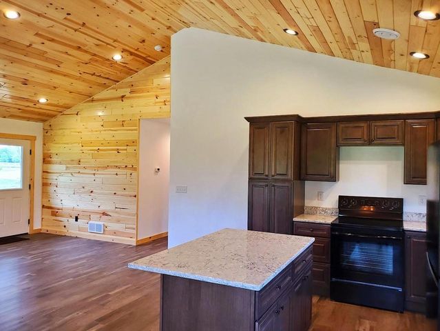 247 E MADISON STREET, Clintonville, WI 54929